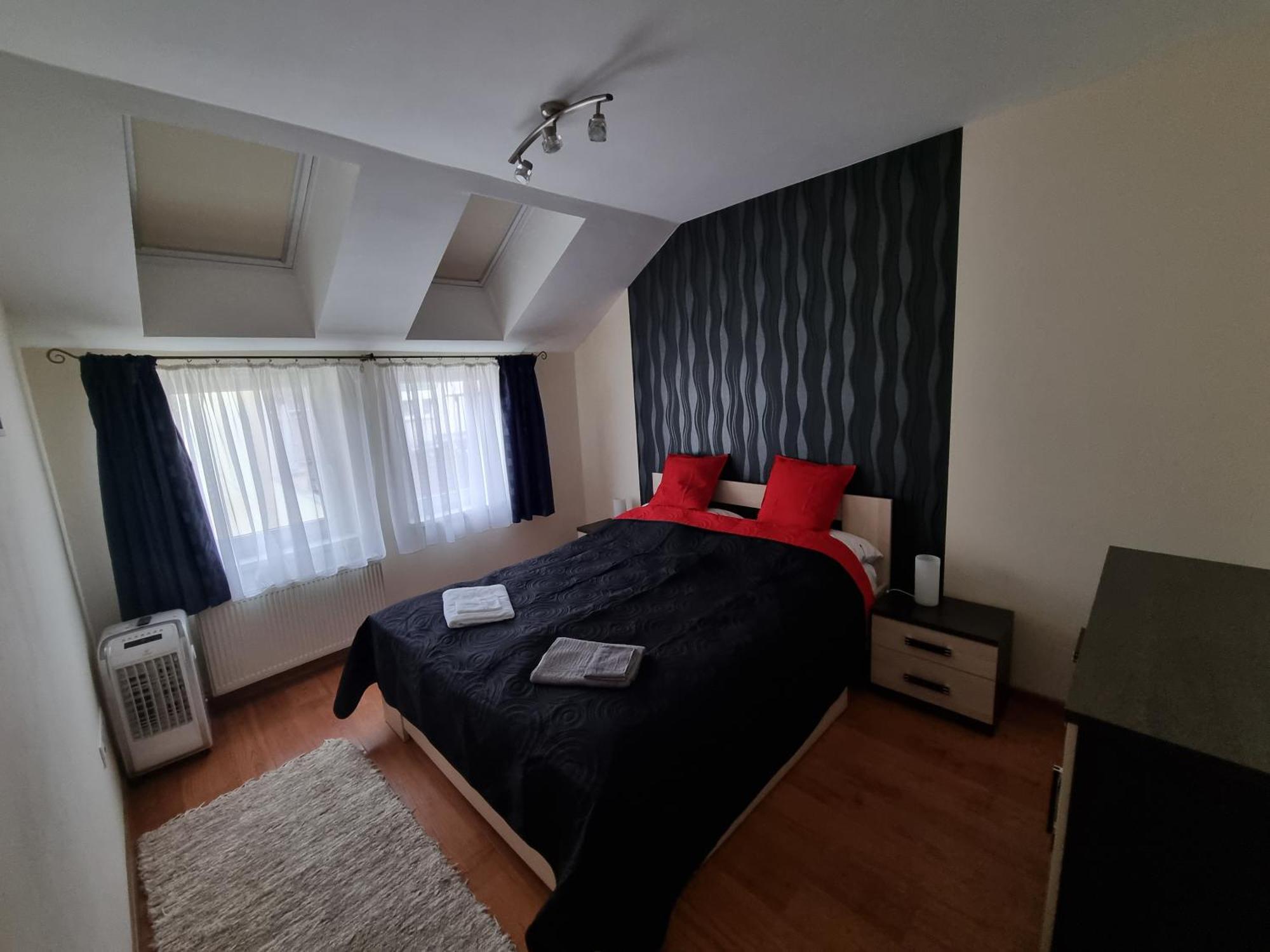 Merry&Car - Huge Balcony + Living Room + 2Br Budapest Kültér fotó